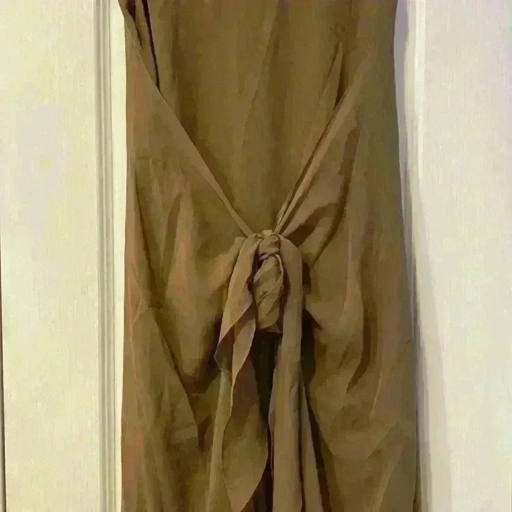 Tahari by Bergdorf Goodman - Picture 3 of 4
